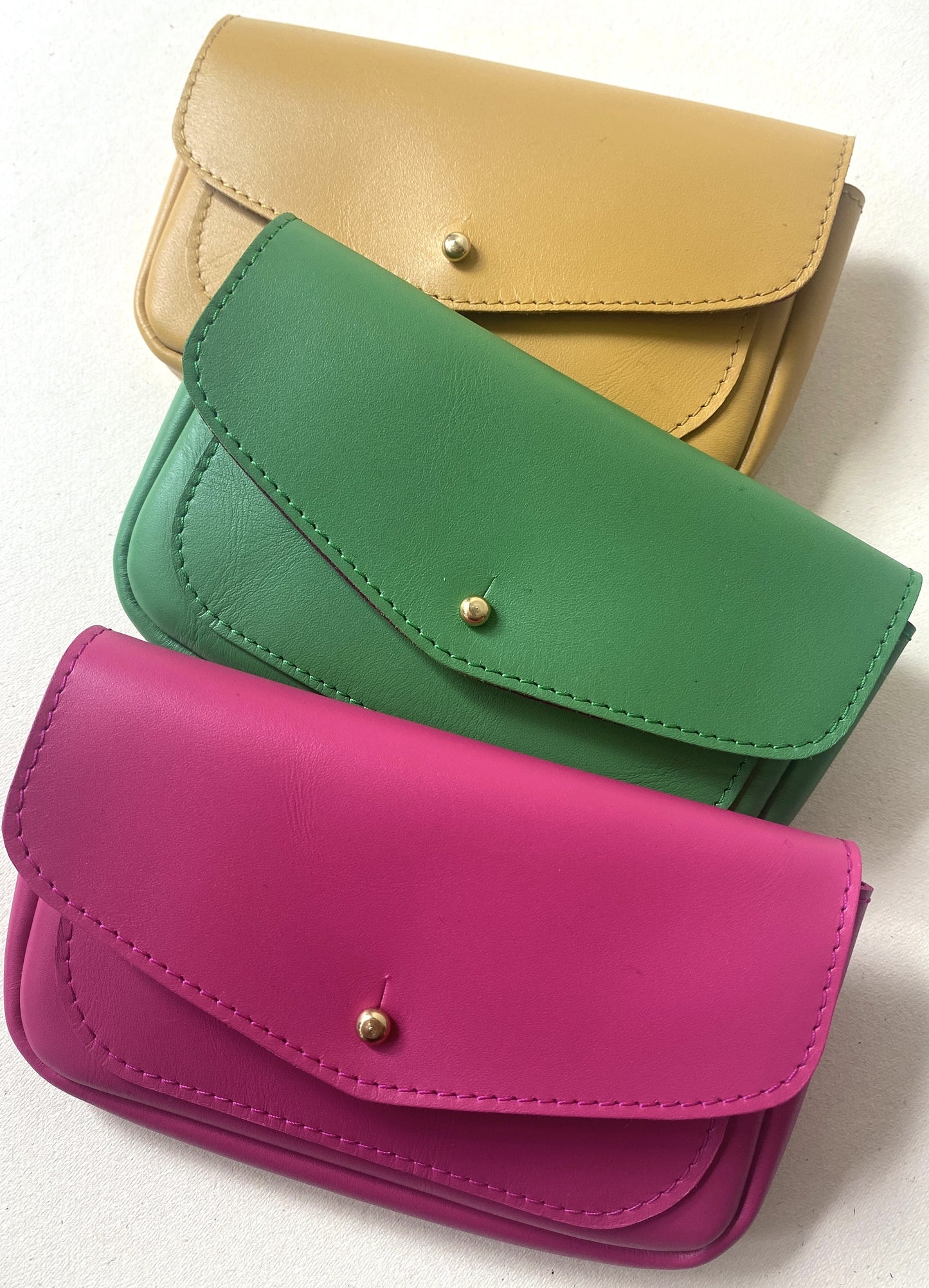 Portefeuille en cuir coloré fabriqué à Nantes