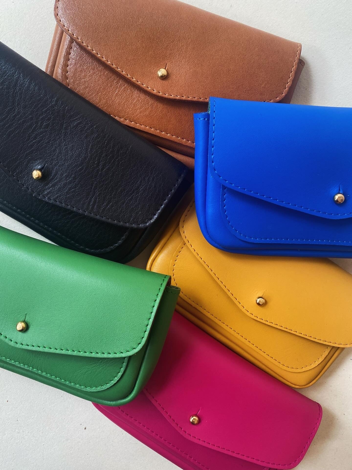 Portefeuille en cuir coloré fabriqué à Nantes