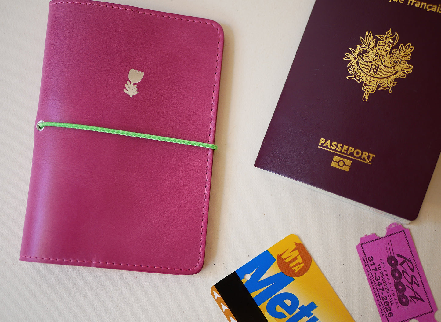 Protège-passeport en cuir personnalisable
